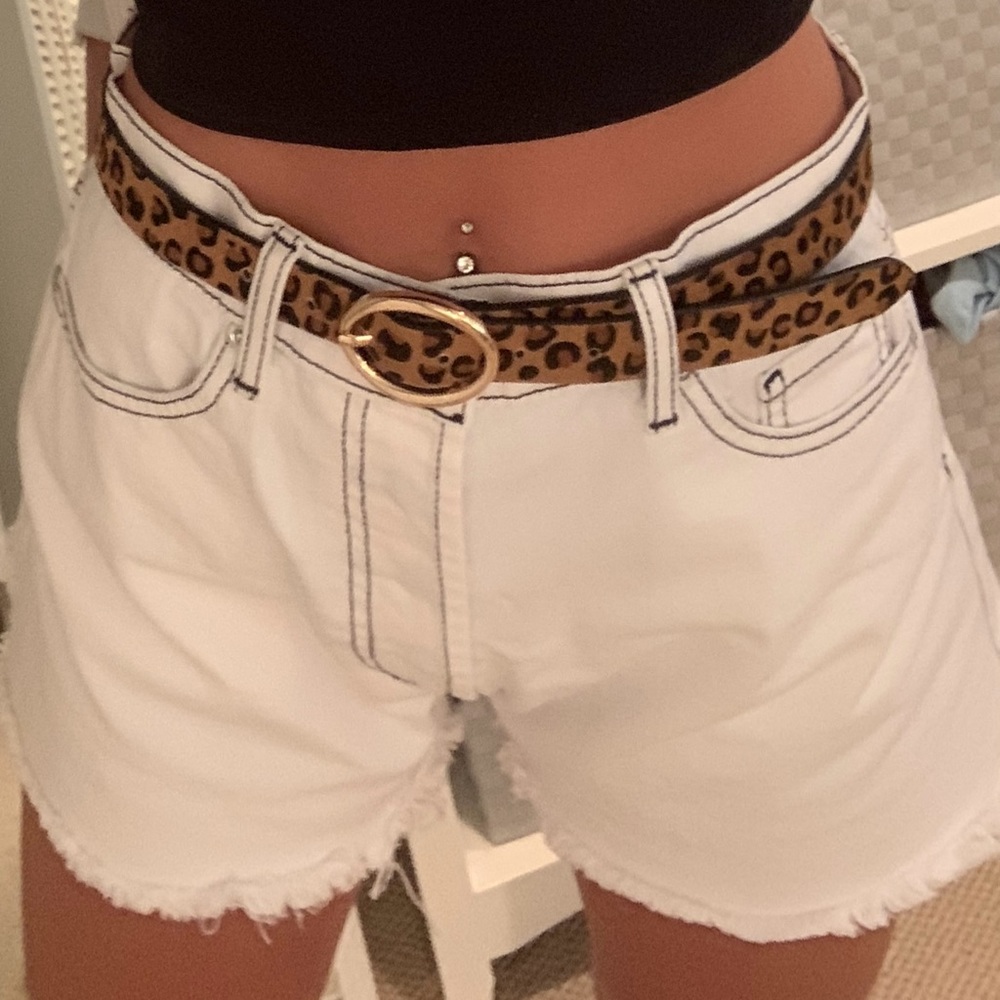 REVICE White Denim Shorts (Size 27) with Black Stitching
